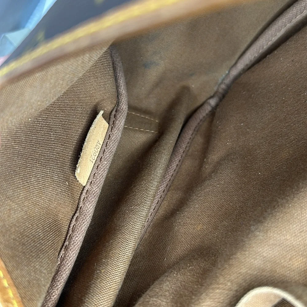 Louis Vuitton LOUIS VUITTON Monogram Saumur